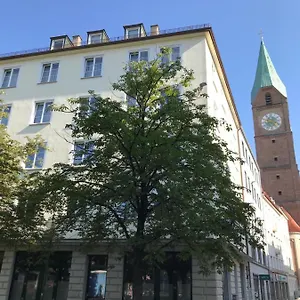 ** Otel Der Tannenbaum Almanya